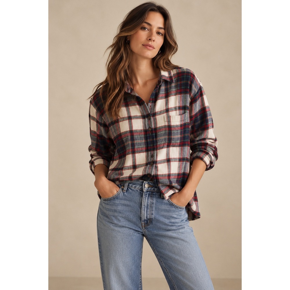 American Eagle Red White Blue Plaid Flannel Shirt Boyfriend Fit Womens Medium